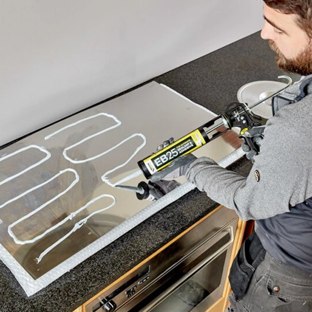 Everbuild EB25 Ultimate Sealant & Adhesive Cartridge Anthracite 300ml EB25ANTH 5 Everbuild EB25 Ultimate Sealant & Adhesive Cartridge Anthracite 300ml EB25ANTH - Image 3