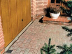 ACO HexDrain Brickslot Channel With Black Slotted Grating -Home Building Materials Store t.tlx VzVqon .gVq5PIaHMV.VhRXV3 . 93723.1699922407