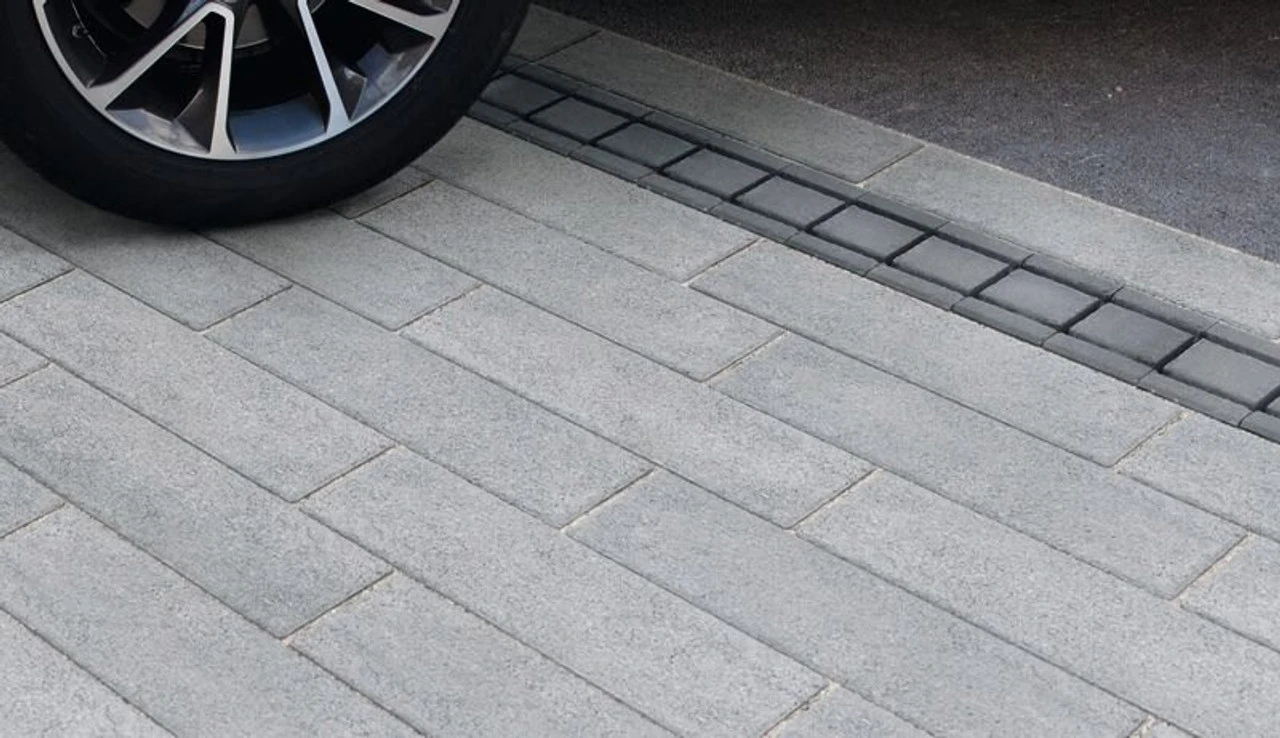 Driveline Concrete Drain 70 Charcoal 150 X 100 X 168mm (24m) 3 Driveline Concrete Drain 70 Charcoal 150 X 100 X 168mm (24m)